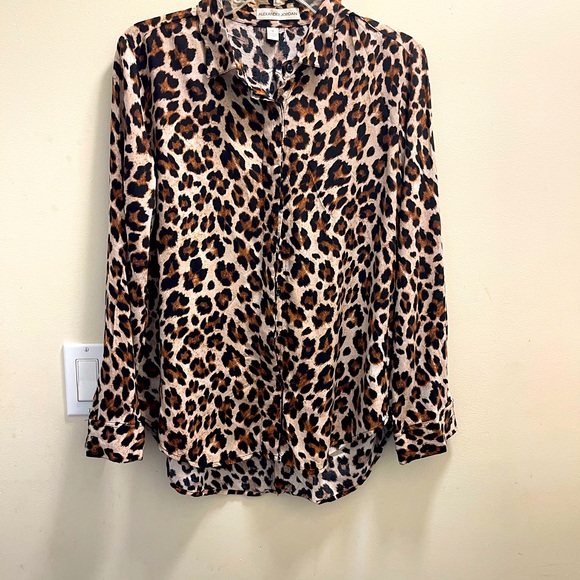 NWOT Alexander Jordan Women's Animal Print Split Back Button Down - Picture 3 of 7